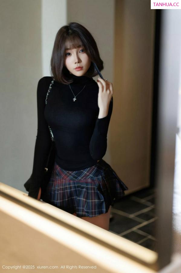 陈芝 芝芝Booty [XiuRen]高清写真图 2025.02.27 No.9944 徐莉芝Booty 黑丝美腿第11张图片